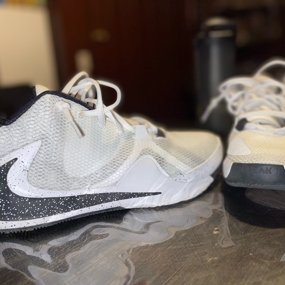 Nike zoom freak “Oreo”